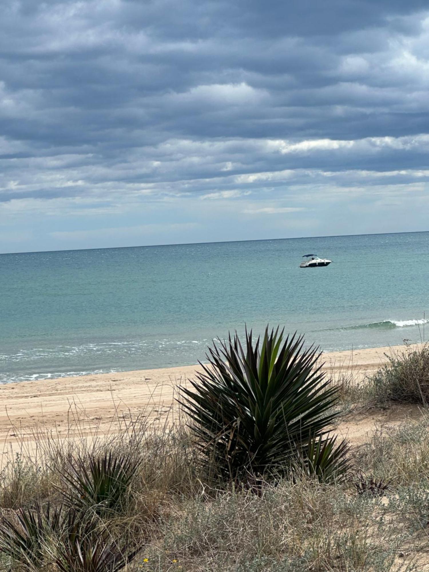 Chalet Adosado En La Playa De El Perellonet Con Piscina, Pista Tenis บาเลนเซีย ภายนอก รูปภาพ